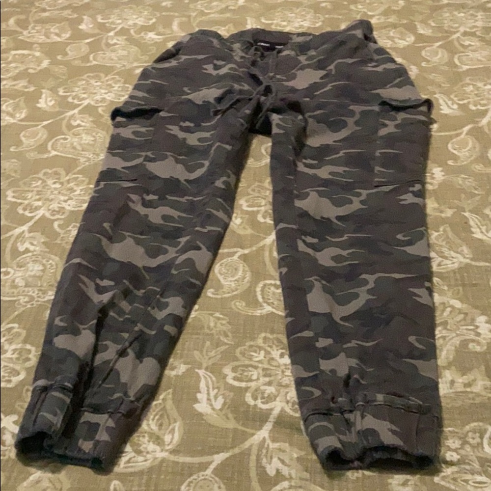 Joggers size large military color